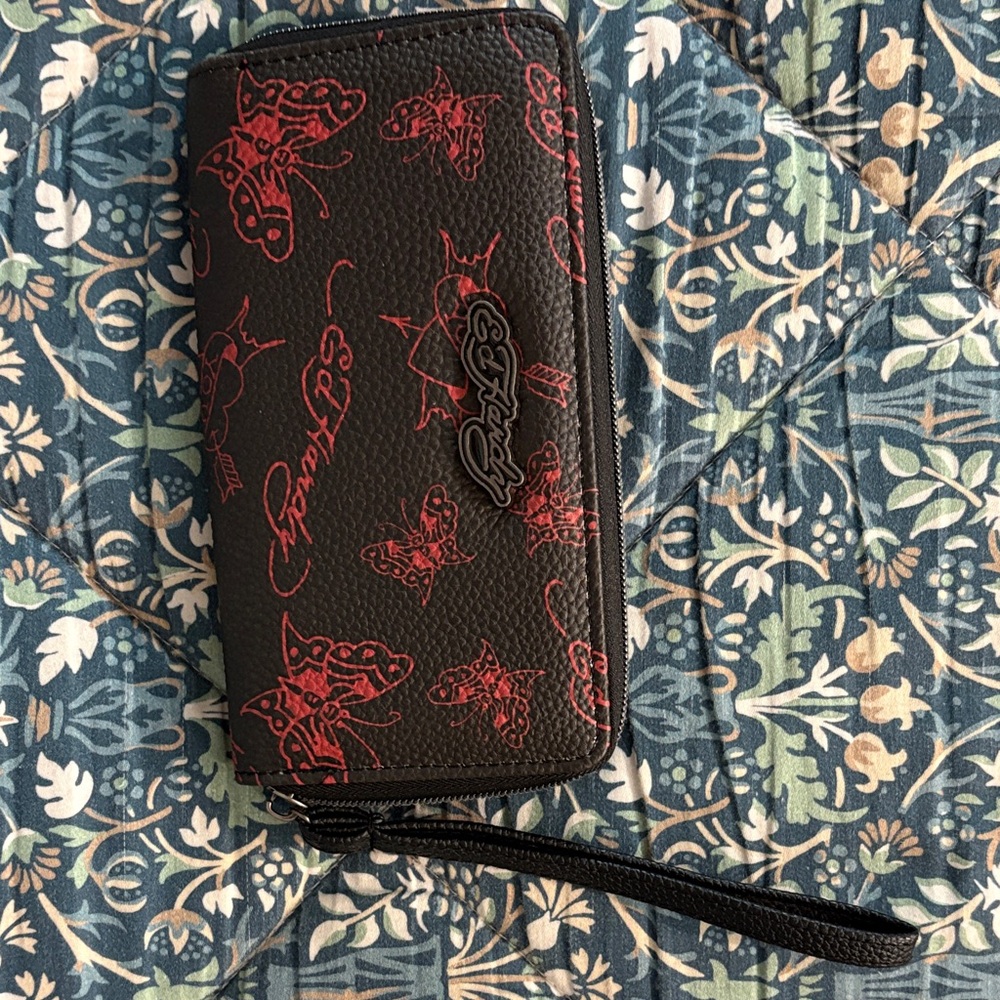 Ed Hardy Black and Red Patterned Wristlet (Never Used Without Tags)